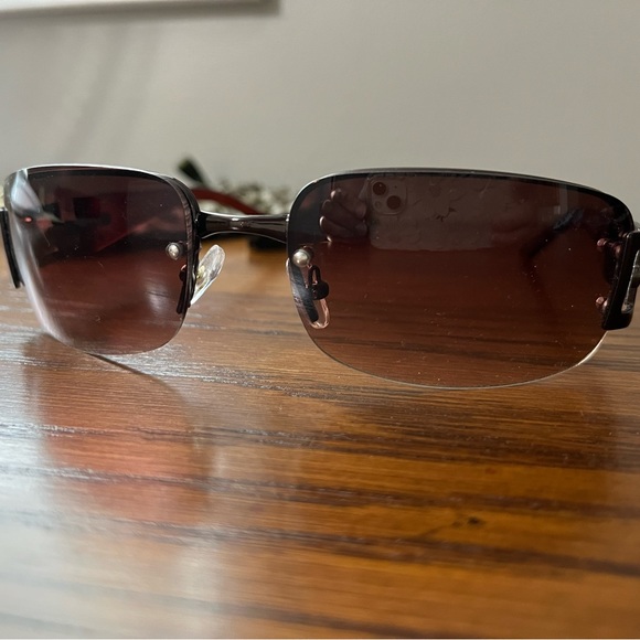 Sunglasses (women’s) - Picture 12 of 13